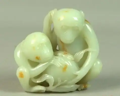 青玉双猴捧桃