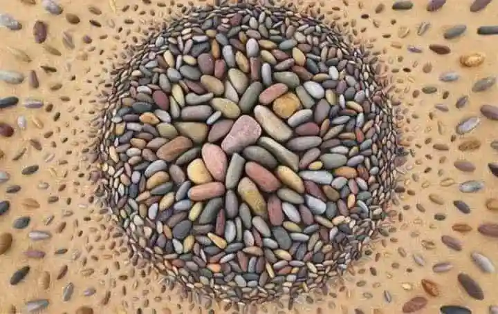 这些石头摆放的很有创意新颖独特