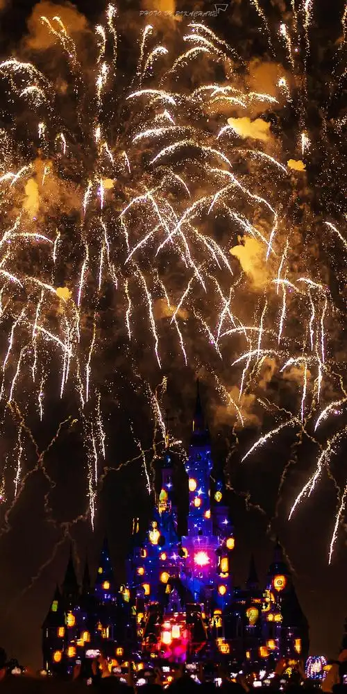 迪士尼100周年##迪士尼电影星愿##迪士尼100周年灯光烟花秀