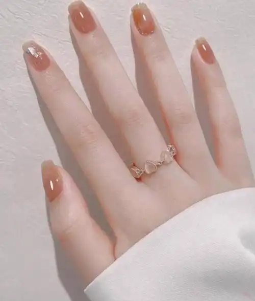 现在最流行的美甲款式有哪些(最新美甲款式爆款排行榜)-1