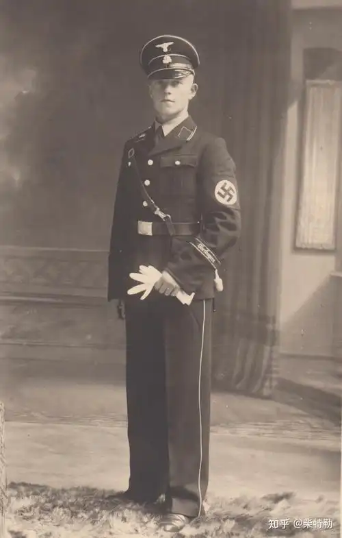 ⑧:纳粹党卫队制服裤子与鞋靴搭配