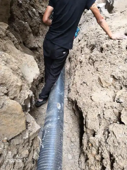 河口县人民医院一期综合楼8月29日播报天气:上午:晴 下午:雨 温度:28