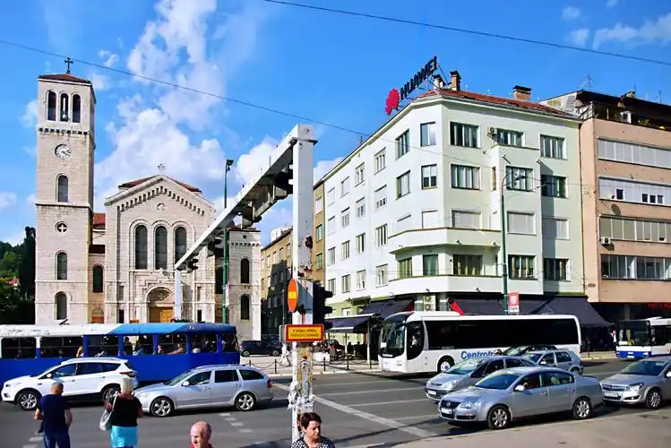 波黑首都萨拉热窝街拍