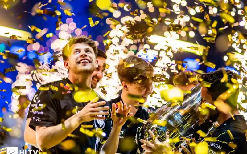 jks冷面枪男澳大利亚csgo第一人,从vox到牛仔再到g2如今捧起了科隆