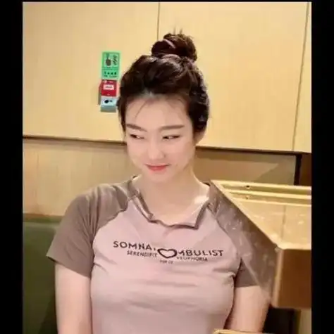 "女篮一姐"李梦:爱上已婚领队,被人曝光裸照,吓得关闭评论!