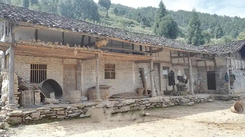 响水民居的窗棂雕刻精美,寓意深刻,有许多古代建筑中常用的吉祥图案