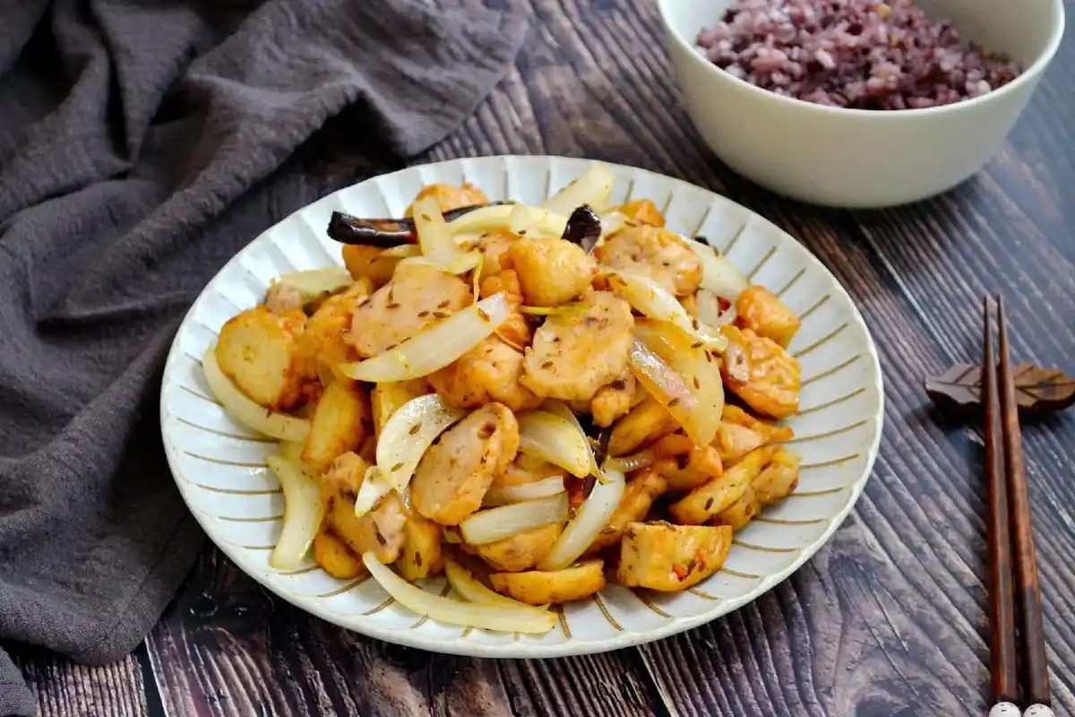 鱼丸别再煮着吃了这么做更好吃上桌秒光