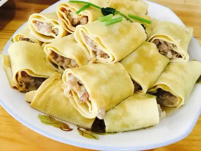 玲琅满目做的千张卷肉