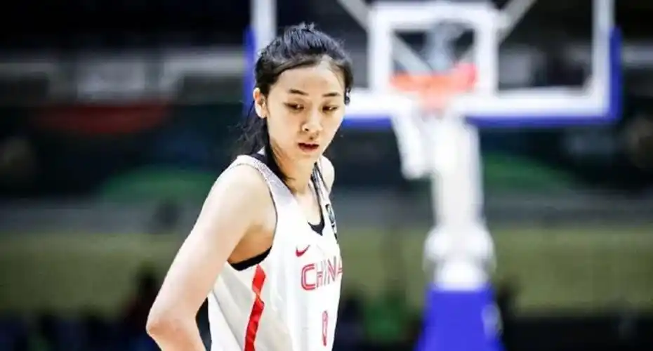 原创赵爽官宣退役还不到32岁曾被赞为中国最美女篮运动员