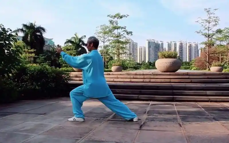 32式太极拳,功架舒展大方,刚柔相济,值得收藏学习