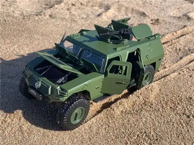 东风装甲车汽车玩具开门车模金属猛士突击模型车模