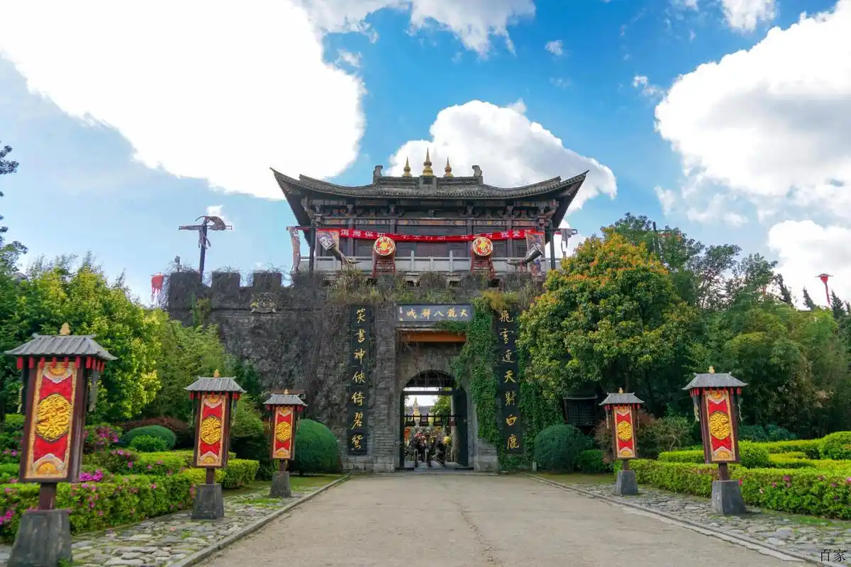 天龙八部影视城:地处苍山脚下,更是金庸迷圆江湖梦的最佳打卡地