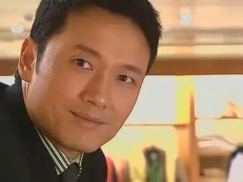 年过60岁的15位香港老牌男神,吕良伟刘德华状态好,万梓良曾被疾病缠身