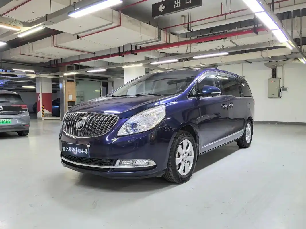 别克gl8胖头鱼3.0顶配