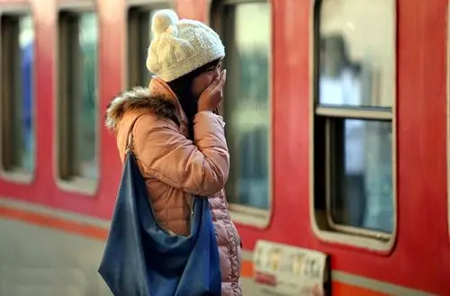 离别的车站那些令人心碎的离别画面