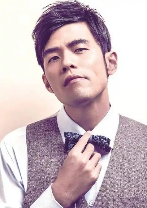 周杰伦41岁生日,与昆凌穿情侣装甜蜜现身,蛋糕上的图案很暖心_母亲