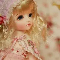 充满了忧郁伤心感的唯美3d芭比娃娃qq头像连伤心的表情都很美