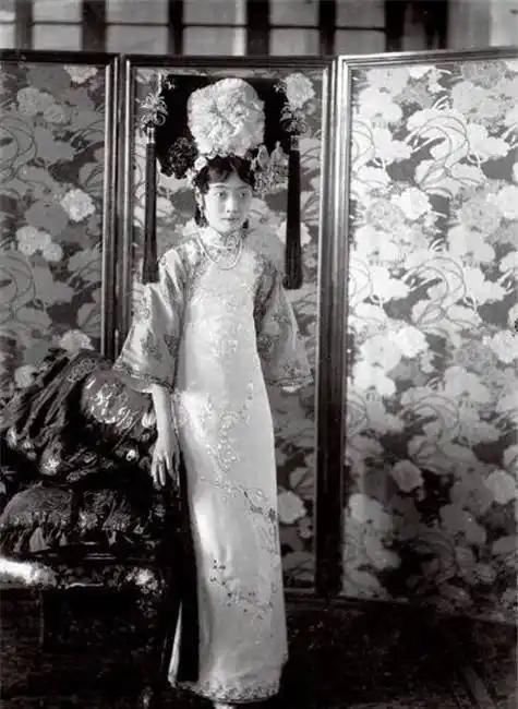 她是清末最美格格,一直活到2003年,因痴恋溥仪终生未嫁_王敏彤_清朝
