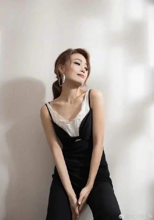 #容祖儿最灿烂的我们主题曲##容祖儿献唱张天爱盛一伦新剧主题曲#