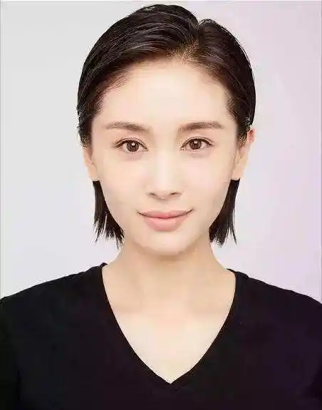 明星高颜值证件照:肖战太仙像校草,baby太飒,陈伟霆让人惊艳!