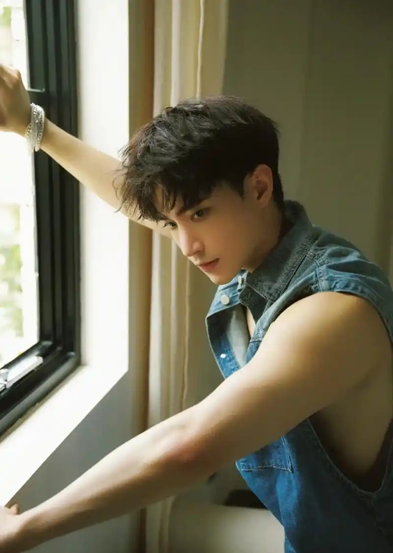 娱乐圈的新闻总是让人瞠目结舌,吴楚一和陈牧驰的故事更是如此.