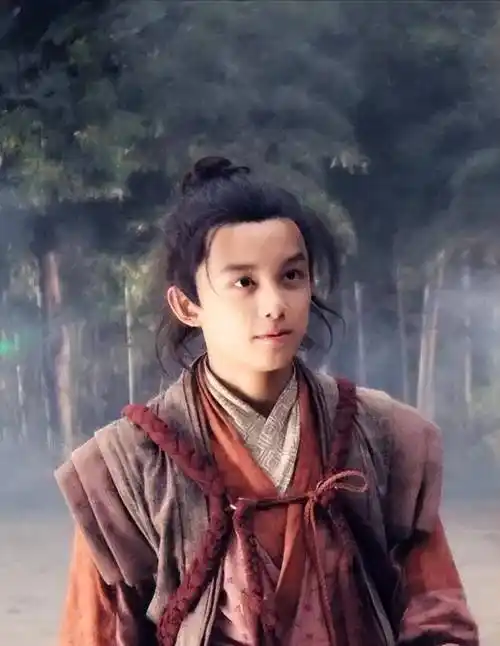 吴磊演过的电视剧,原来这些童年照都是他的小时候,你看过几部