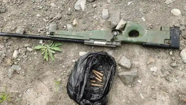 黑龙江鸡西河边发现awm狙击枪枪支和5发子弹完好