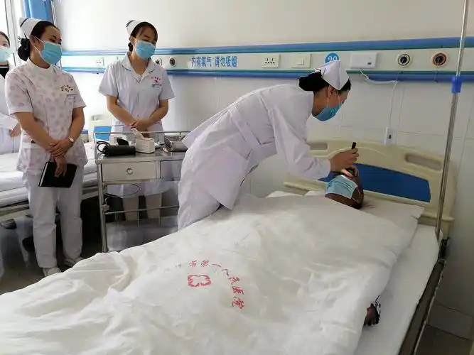 规范护理查房 落实优质服务