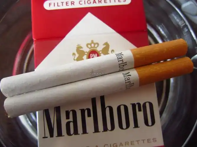 万中精品,品尝世界名烟万宝路系列之免税美短红万