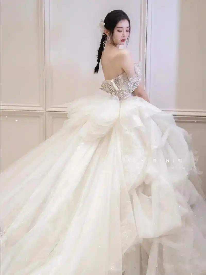 品牌yk婚纱.拾光礼服馆|今日推荐  品牌yk天琴序曲 抹胸 - 抖音