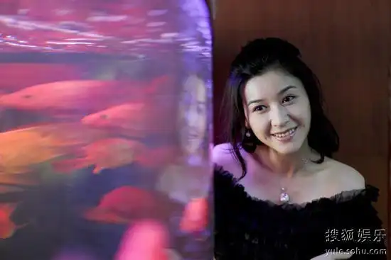 甄锡恬静的生活照