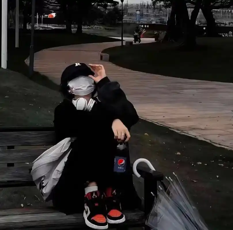 女生抑郁头像.后来我才明白,很多事情说再多都没有用.就像你拿 - 抖音