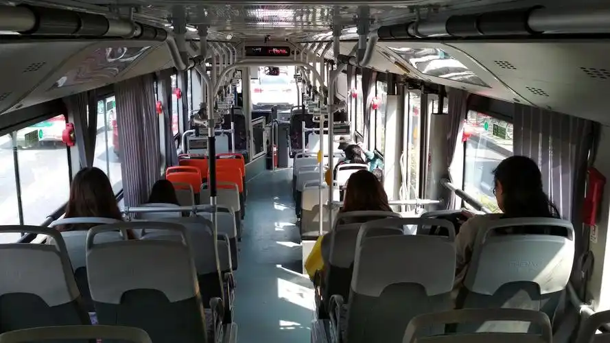 杭州公交座位不断增加乘坐体验越发舒适