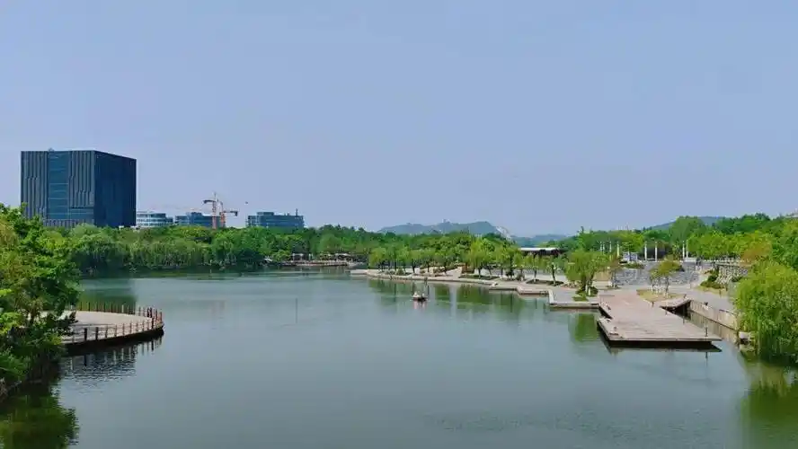 集河湖贯通,蓄水,水环境,水生态,水文化,水景观为一体,成为云龙区乃至