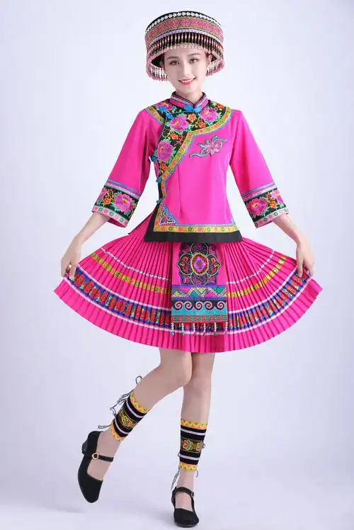 昆明发货贵州苗族套装生活绣花双色拉祜族少数民族服装