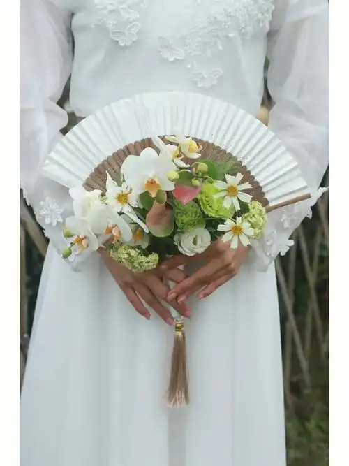 新中式折扇手捧花