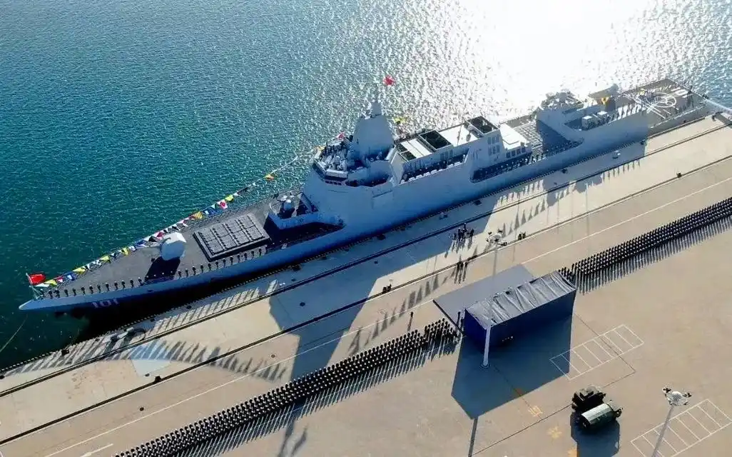 055型驱逐舰 世界最强驱逐舰 北约代号"刃海级" 拥有11 - 抖音