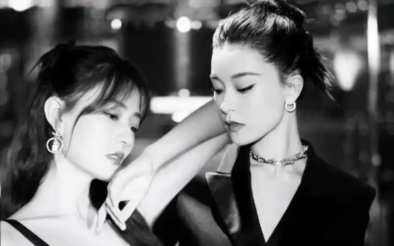 有请: 徐璐 文咏珊