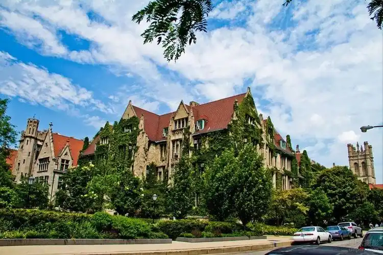 tia走读高校芝加哥大学连盖茨儿子都首选的大学