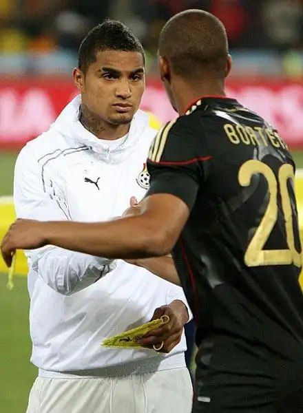 世界杯-厄齐尔怒射救主 德国1-0迦纳死磕英格兰