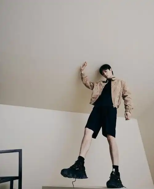 邢昭林曾减肥120斤,男星身材管理不容易