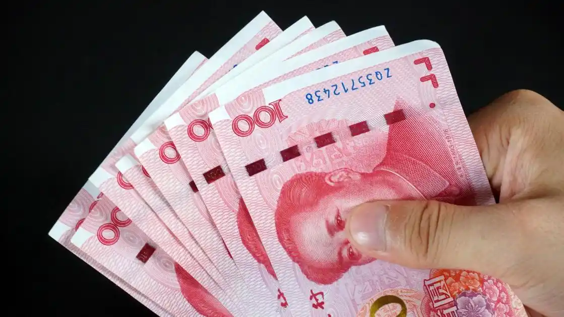 碰到这样数钱的,人人都要小心,就算你包里再多钱也不够骗!