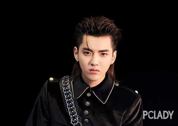 吴亦凡颜高人胆大油头胡渣刷新颜值底线