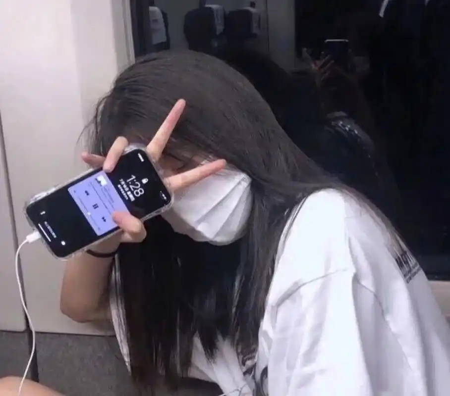 不露脸的女生头像 这期头像很温柔