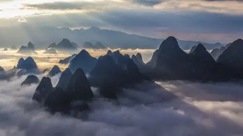 漓江唯美云海日出图片电脑桌面壁纸下载