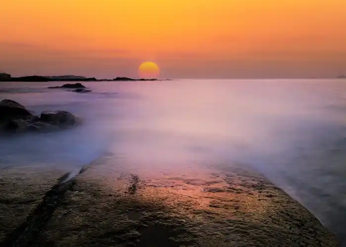 一轮红日跃东方