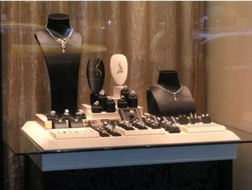 珠宝陈列有哪些摆放技巧,教你全面的珠宝陈列摆放