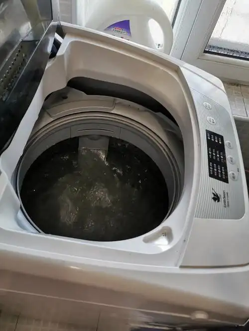 洗衣机清洗底部怎么拆开 怎样把洗衣机底部拆开清洗