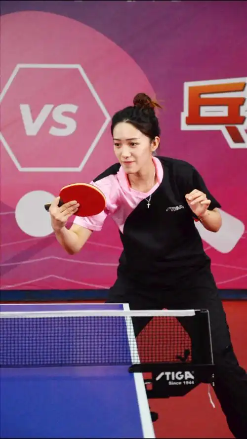 谁说高云娇只会去公园欺负老头,这反手力度,小伙子牙也都能给弹掉!