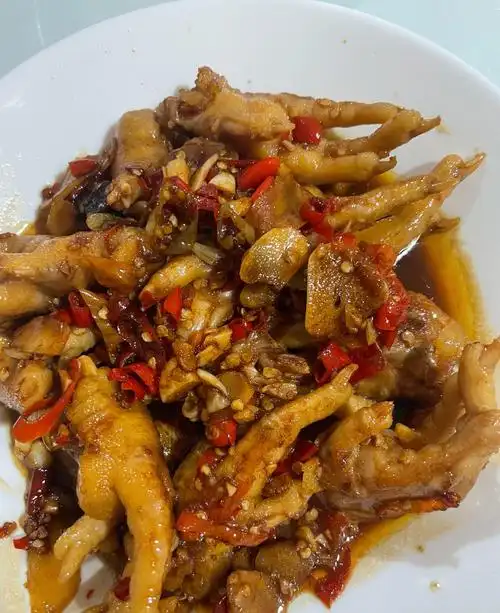 江西菜红烧鸡爪